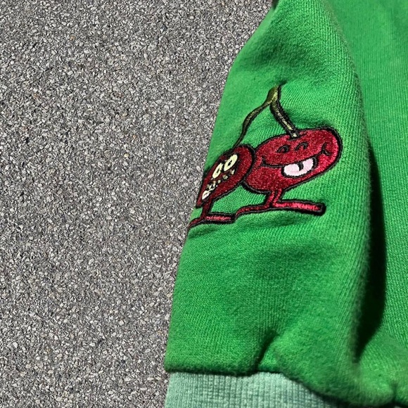 BOSTON ONE GIG SKATEBOARD ‘ONE OF ONE’ “SOLD OUT x 3” Custom Handmade sweater - Picture 3 of 7